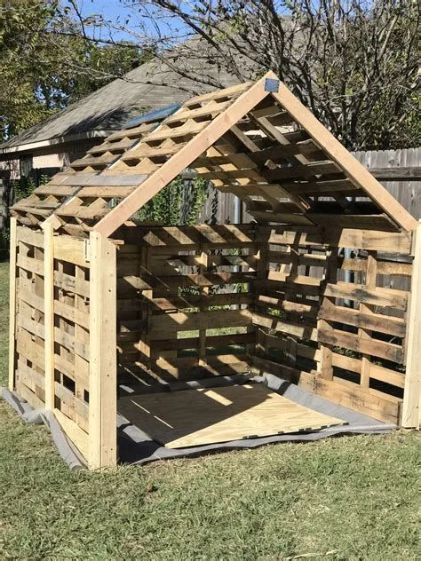 How to Build a Tool Shed Out of Pallets