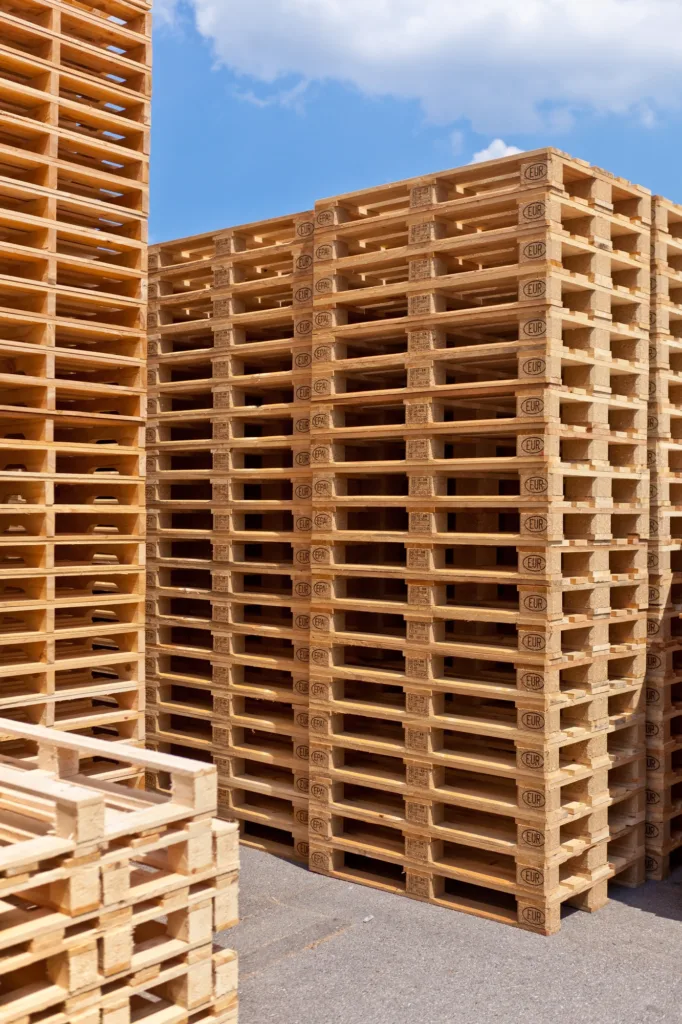 How to Dismantle a Pallet Without Power Tools