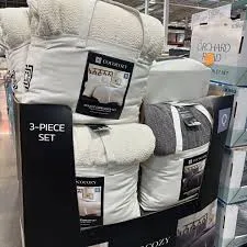 blankets and beddings pallets